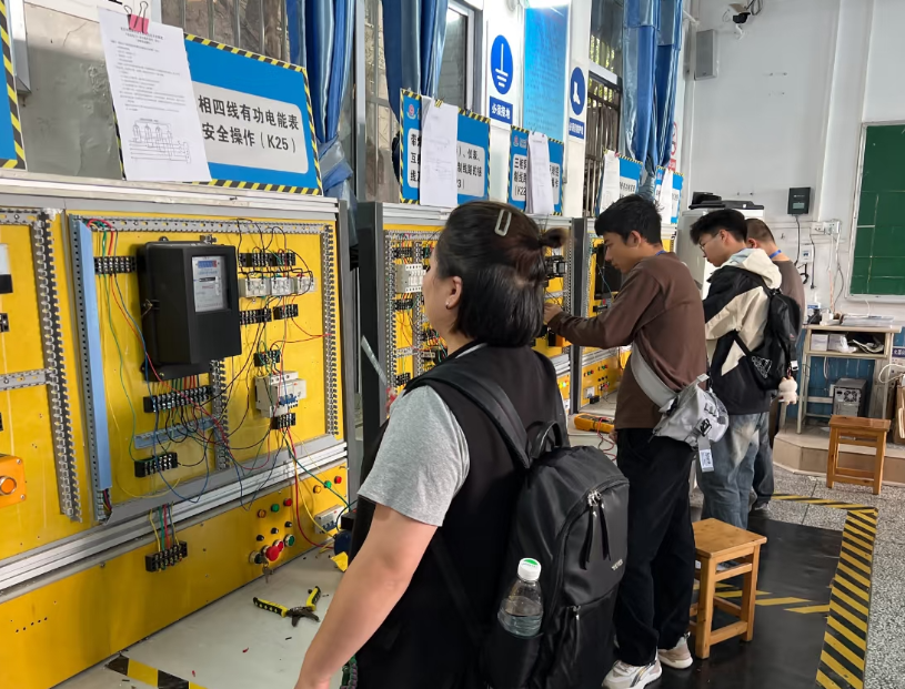 2025年低壓電工證報名入口官網(wǎng) 電工證報名入口官網(wǎng)