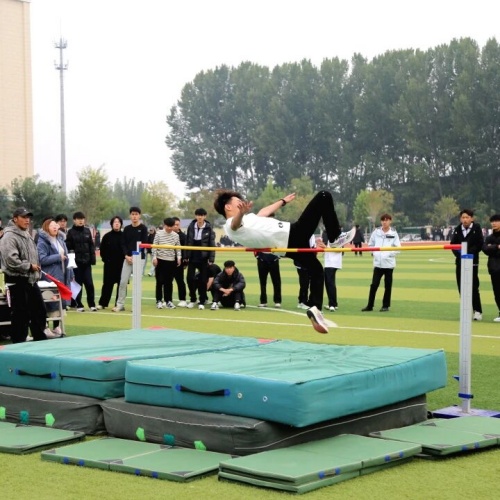 石家莊東華鐵路學校管理是封閉嗎？